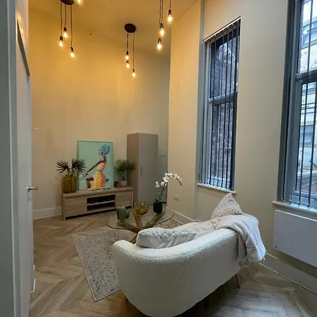 Stylish In Centre * Leeds (West Yorkshire)