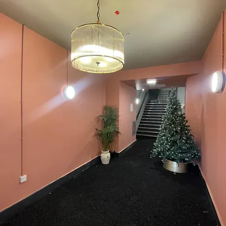 Stylish In Centre Apartment