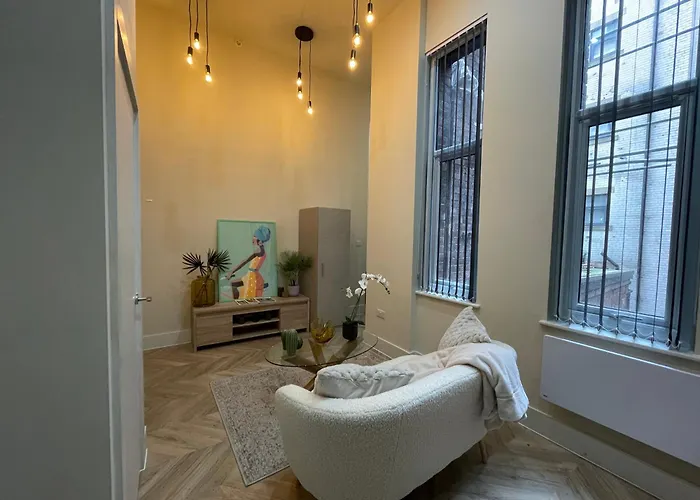 Stylish In Centre * Leeds (West Yorkshire)